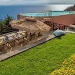 Patty With Infinity Pool In Front Of The Sea, Parking And Wifi * Torre delle Stelle