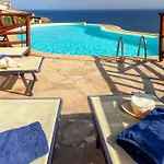 Patty With Infinity Pool In Front Of The Sea, Parking And Wifi *