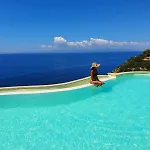 Βίλα Patty With Infinity Pool In Front Of The Sea, Parking And Wifi