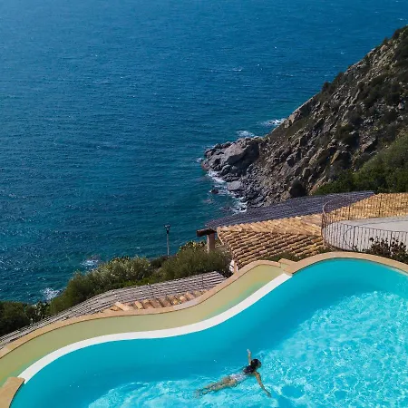 Villa Patty With Infinity Pool In Front Of The Sea, Parking And Wifi *