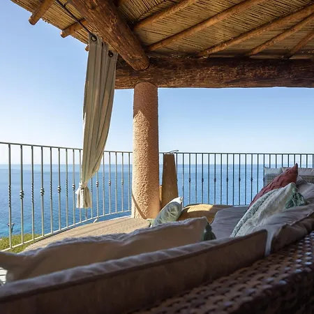 Villa Villa Patty With Infinity Pool In Front Of The Sea, Parking And Wifi *