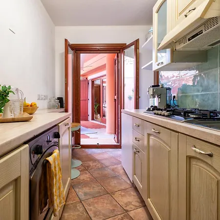 Patty With Infinity Pool In Front Of The Sea, Parking And Wifi * توري ديل ستيل