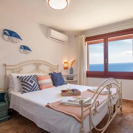 Patty With Infinity Pool In Front Of The Sea, Parking And Wifi فيلة