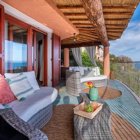 فيلة Patty With Infinity Pool In Front Of The Sea, Parking And Wifi توري ديل ستيل