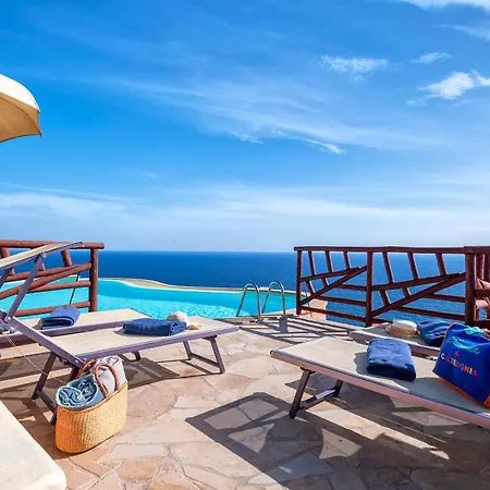 فيلة Patty With Infinity Pool In Front Of The Sea, Parking And Wifi توري ديل ستيل