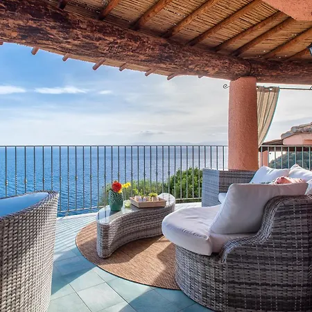 Patty With Infinity Pool In Front Of The Sea, Parking And Wifi *