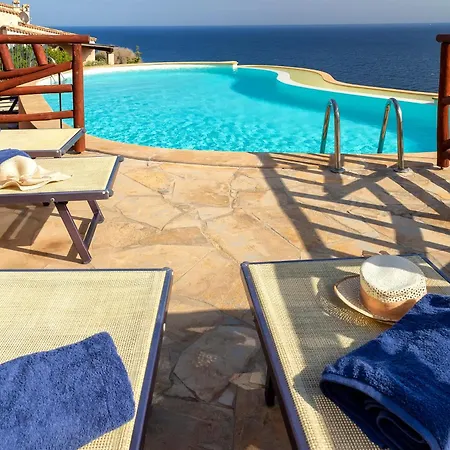 Patty With Infinity Pool In Front Of The Sea, Parking And Wifi *