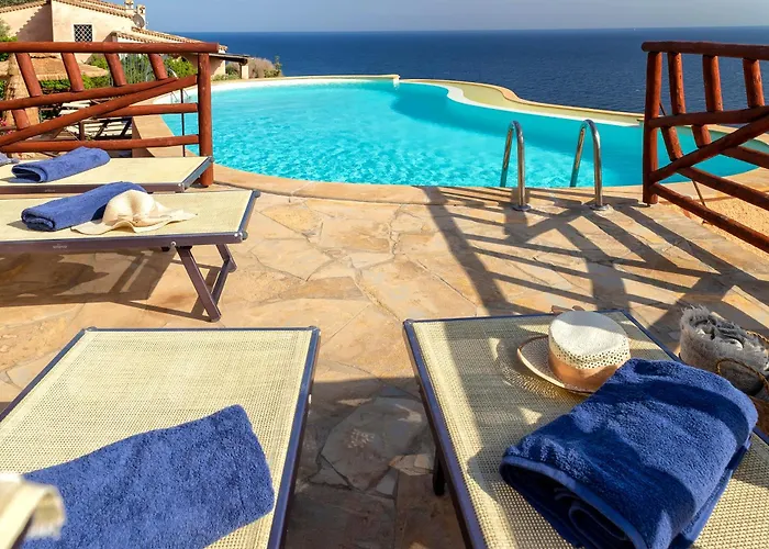 Patty With Infinity Pool In Front Of The Sea, Parking And Wifi *