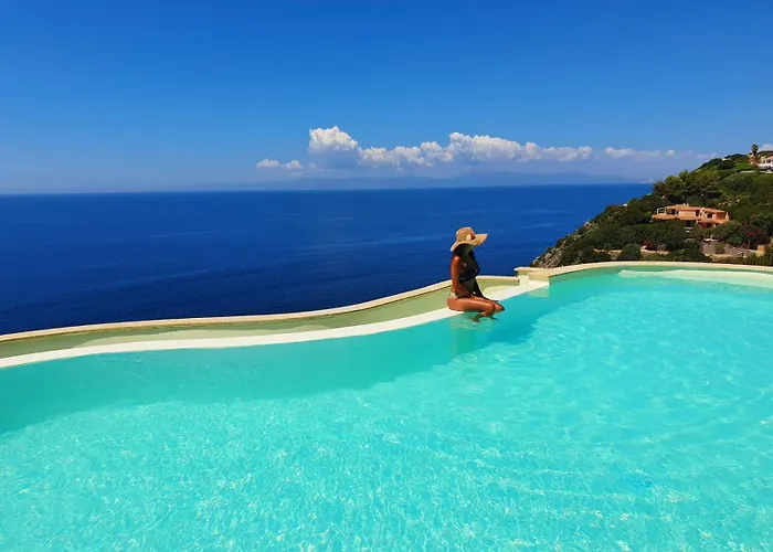 别墅 Patty With Infinity Pool In Front Of The Sea, Parking And Wifi